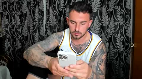 Snapshot of 2sexymuscles chatting on April 28, 2026, 8:03 pm 2sexymuscles online show from April 28, 2026, 8:03 pm