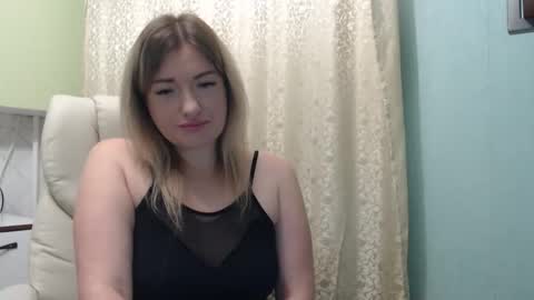 3sweetcandy3 online show from October 20, 2025, 10:43 pm