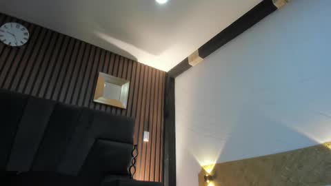 3X NAXAA online show from December 4, 2025, 1:09 pm