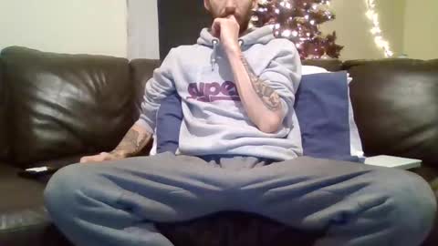 420feetloverr420 online show from November 19, 2025, 12:21 am