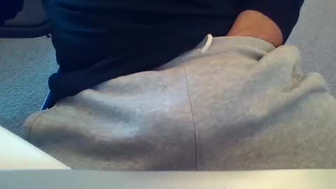 4glz online show from September 18, 2025, 12:01 am