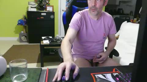 Larese Carlo online show from November 30, 2025, 7:51 pm