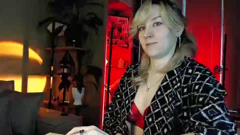 Snapshot of 5_in_one chatting on February 14, 2025, 6:23 am Sunshine online show from February 14, 2025, 6:23 am