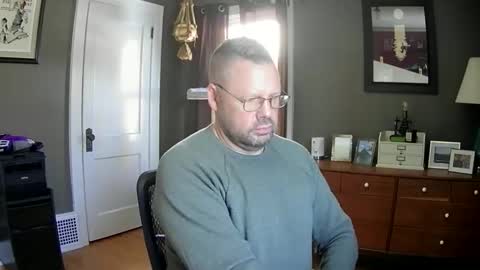 Snapshot of 612guy chatting on December 21, 2025, 5:31 pm 612guy online show from December 21, 2025, 5:31 pm