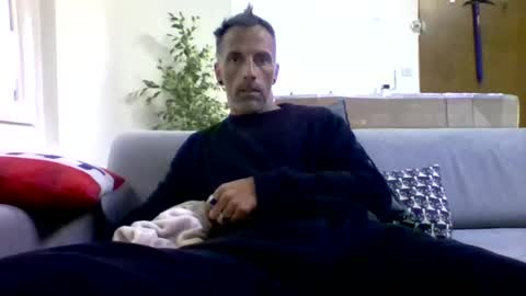 Num online show from October 18, 2025, 8:37 am