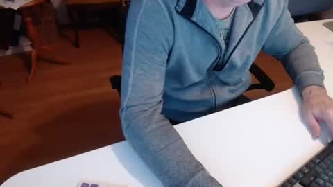 Snapshot of 69pifpaf chatting on December 2, 2024, 7:25 am 69pifpaf online show from December 2, 2024, 7:25 am