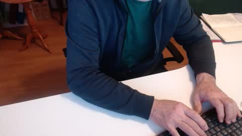 Snapshot of 69pifpaf chatting on January 10, 2025, 7:35 am 69pifpaf online show from January 10, 2025, 7:35 am