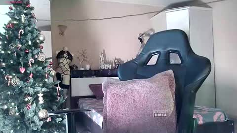 6_dream_9 online show from April 17, 2026, 11:19 pm