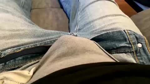 6inchboytoy online show from January 21, 2025, 12:18 pm