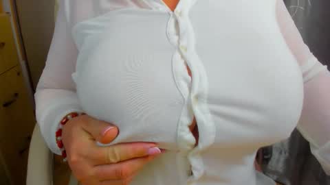 Brendi online show from October 15, 2025, 8:03 am