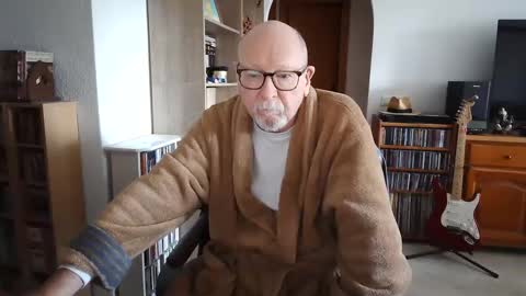 Snapshot of 7thsojourn chatting on February 8, 2025, 9:03 am Papi online show from February 8, 2025, 9:03 am