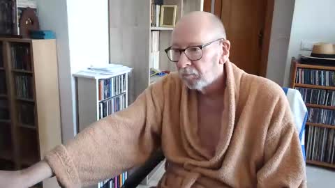  Papi  online show from March 12, 2026, 10:43 am