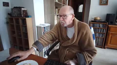  Papi  online show from March 21, 2026, 9:36 am