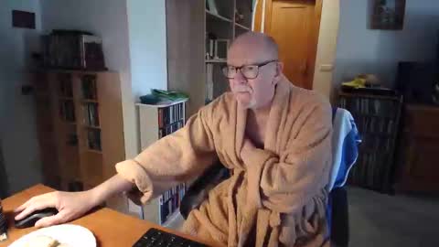  Papi  online show from March 31, 2026, 8:48 am