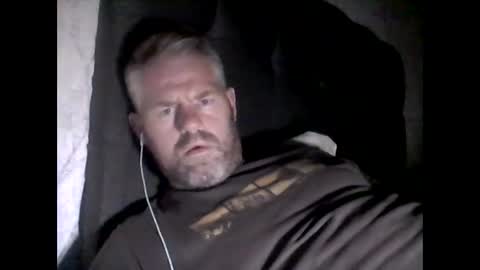 81jonnyx online show from October 17, 2025, 9:28 pm