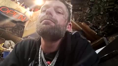 85dilligaf online show from November 17, 2025, 7:30 pm