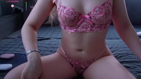 Monicano face online show from October 5, 2025, 2:10 am