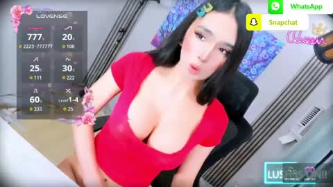 Snapshot of 8inchabsoluteselfsucker chatting on April 30, 2026, 11:42 pm Heaven online show from April 30, 2026, 11:42 pm