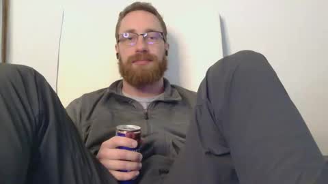 8InchesAndSomeHoles online show from February 25, 2026, 6:06 pm