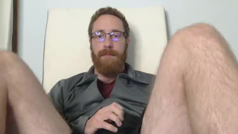 8InchesAndSomeHoles online show from May 5, 2026, 9:45 pm