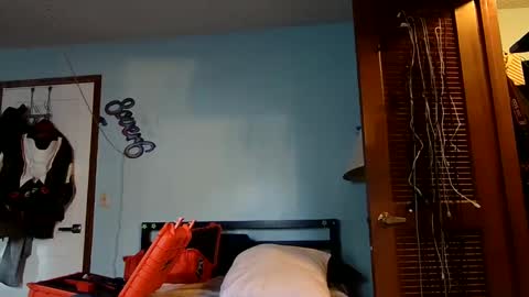 8over6 online show from February 15, 2025, 9:37 pm