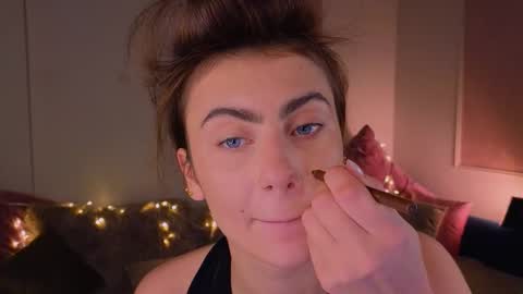 Willow online show from November 22, 2025, 9:14 pm