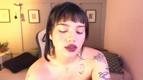 abigaill online show from December 5, 2024, 7:16 am