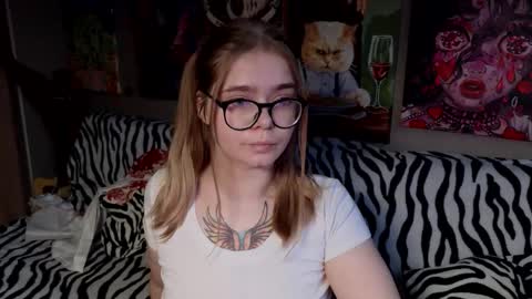 KENDALL  NATHANRYAN  LUCY online show from November 26, 2025, 8:48 am