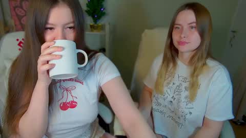 Snapshot of _aein_emy_ chatting on January 11, 2025, 1:37 am Emy online show from January 11, 2025, 1:37 am