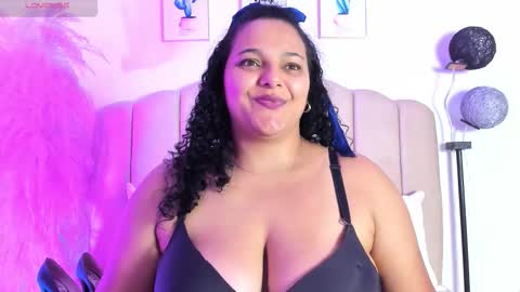 _aithanaa_ online show from February 10, 2026, 6:01 pm