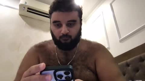 Snapshot of _alan_bear_ chatting on May 9, 2026, 12:10 pm Alan online show from May 9, 2026, 12:10 pm