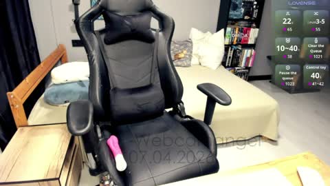 Aleksandra online show from April 7, 2026, 4:29 pm