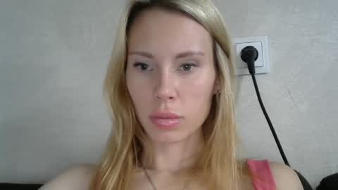 Snapshot of _alex1819 chatting on October 13, 2025, 7:19 am _alex1819 online show from October 13, 2025, 7:19 am