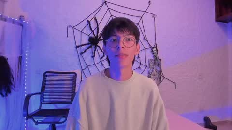 Snapshot of _alexandersawyer_ chatting on October 6, 2025, 3:59 am Alexander online show from October 6, 2025, 3:59 am