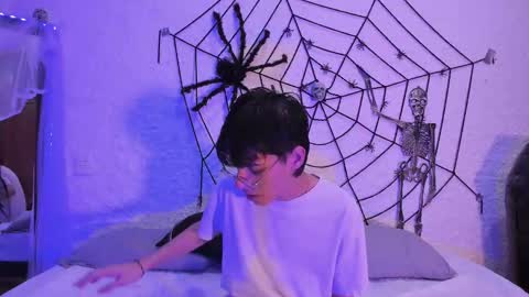 Snapshot of _alexandersawyer_ chatting on October 8, 2025, 4:32 am Alexander online show from October 8, 2025, 4:32 am