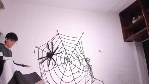 Snapshot of _alexandersawyer_ chatting on October 16, 2025, 12:33 am Alexander online show from October 16, 2025, 12:33 am