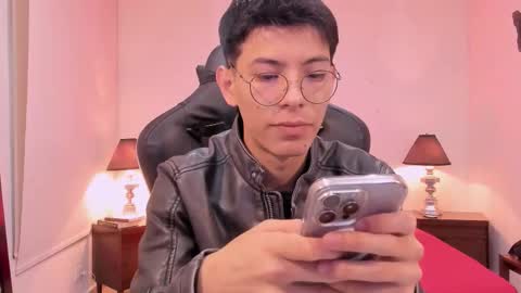 Snapshot of _alexandersawyer_ chatting on November 18, 2025, 12:53 pm Alexander online show from November 18, 2025, 12:53 pm