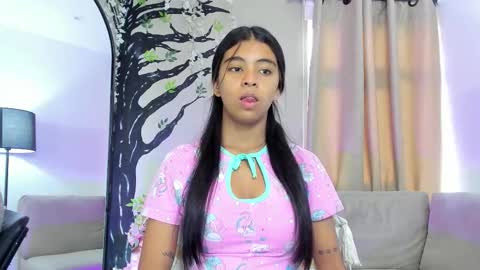      online show from December 3, 2025, 7:23 pm