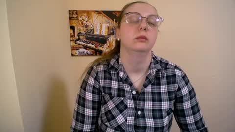 Anna online show from February 25, 2025, 1:06 pm