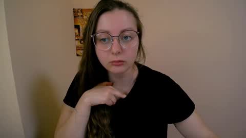 Anna online show from March 10, 2025, 7:21 am