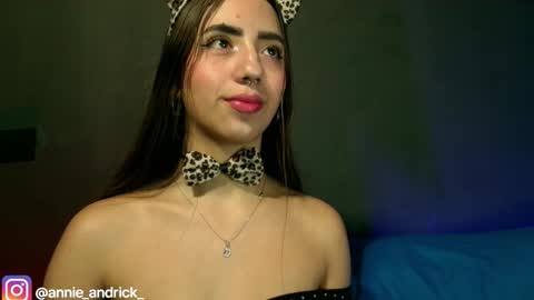 Annie Andrick online show from October 13, 2025, 2:28 pm