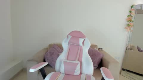    online show from December 12, 2024, 5:04 pm