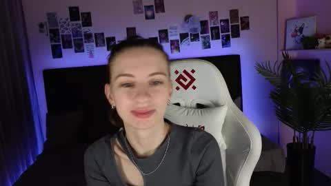 Snapshot of _ash_leyy_ chatting on September 21, 2025, 1:29 am _ash_leyy_ online show from September 21, 2025, 1:29 am