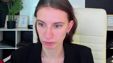 Snapshot of _ash_leyy_ chatting on September 29, 2025, 1:22 am _ash_leyy_ online show from September 29, 2025, 1:22 am