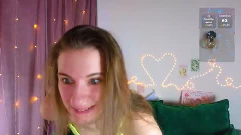 Snapshot of _ash_leyy_ chatting on October 17, 2025, 4:59 am _ash_leyy_ online show from October 17, 2025, 4:59 am