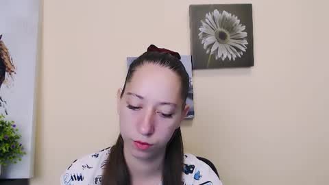 Snapshot of _astraia_ chatting on June 18, 2026, 6:57 am _astraia_ online show from June 18, 2026, 6:57 am