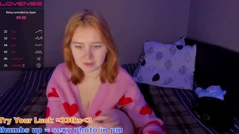 Snapshot of _aurareflection chatting on January 3, 2025, 9:57 pm hello im Lira online show from January 3, 2025, 9:57 pm