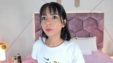 _aurora_collins_ online show from October 23, 2025, 12:04 pm