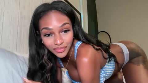 _avamonroe online show from November 26, 2025, 10:22 pm