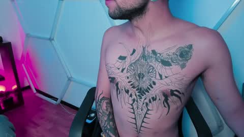 Lunita  online show from February 4, 2025, 7:18 am